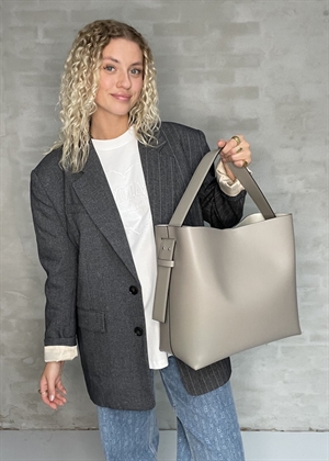 Leata Maxi Leather bag Roasted Cashew Second Female 